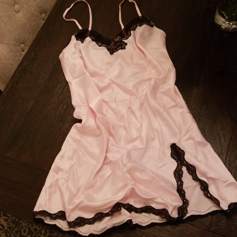 Victoria's Secret Nightie, light pink and black